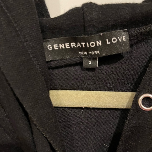 Soft Generation Love top with leather on the sleeves and on the back. - Picture 3 of 5